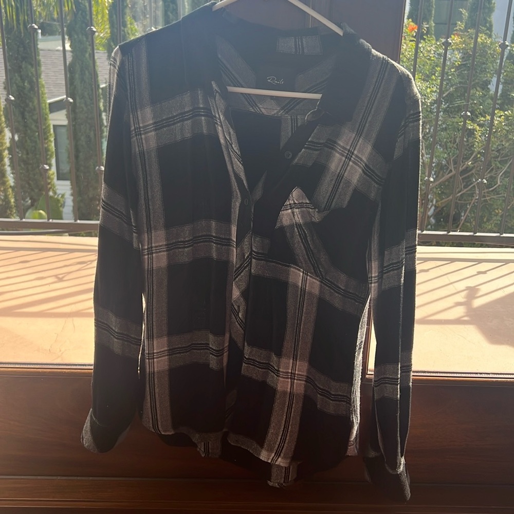 Rails Black Flannel Size Small - image 1